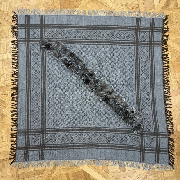 Gucci GG Grey and Brown Pattern Wool and Silk Scarf Shawl Wrap with Fox Fur Trim - Picture 4 of 10
